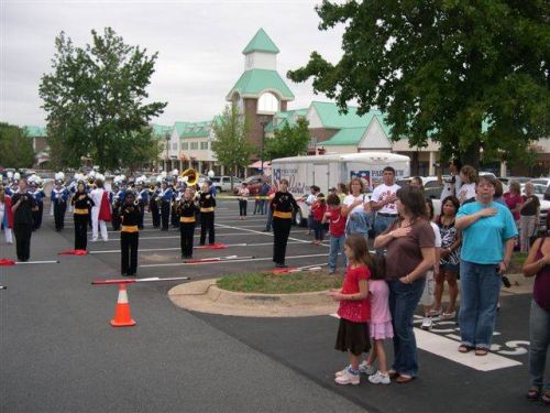 Citizens pledge allegiance to the flag to remember current and past firemen and rescue personnel who died on 9-11-01 at the Twin Towers in New York. 